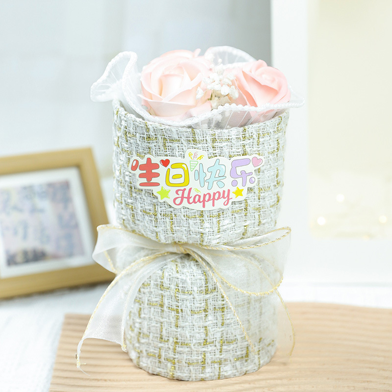 玫瑰针织花束编织香皂花成品小蜜蜂生日礼物女生礼物小香风花束|undefined