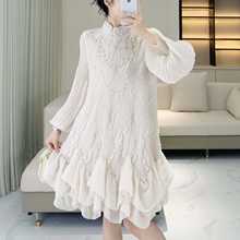2024冬季新款大码重工刺绣妈妈装钉珠遮肉百搭时尚减龄褶皱连衣裙