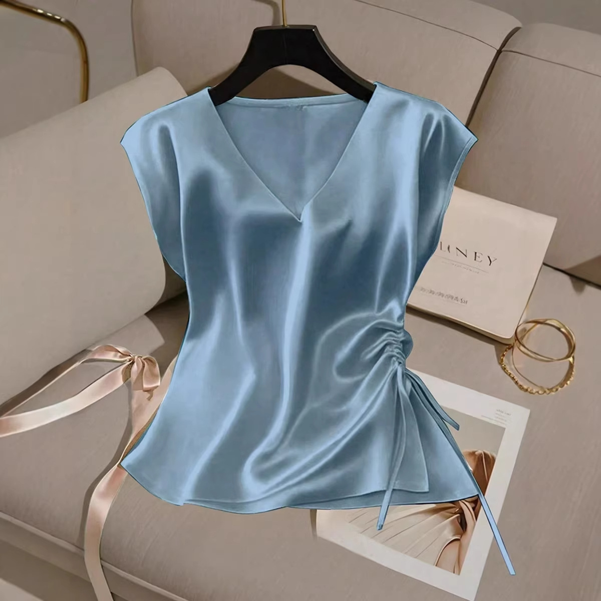 Damenbekleidung: Satinbluse mit V-Ausschnitt, Sommertop mit Kordelzug, Frühling/Winter, für formelle und legere Anlässe._voghion.com
