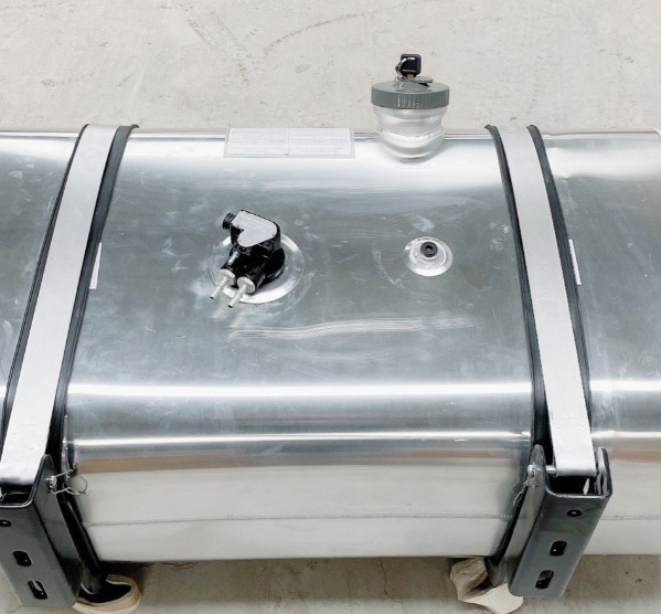 Directly supplied by the manufacturer, in-stock truck fuel tanks, aluminum alloy fuel tanks, heavy-duty truck fuel tanks, large truck fuel tanks, universal truck fuel tanks