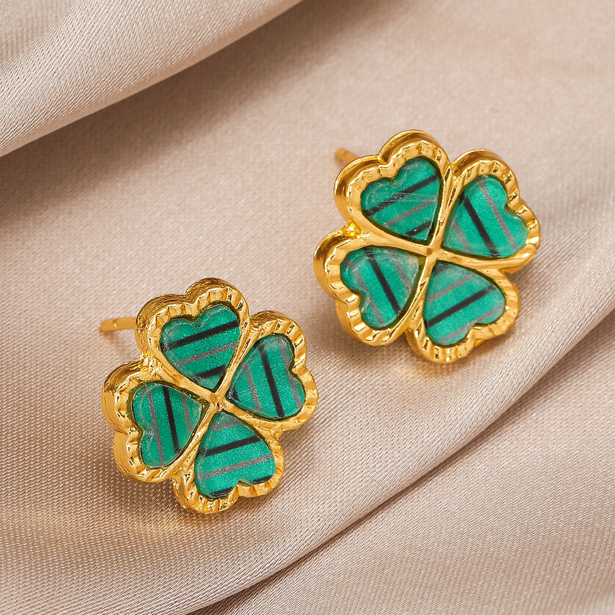 1 Pair Quantity 1 Pair Simple Style Classic Style Heart Shape Plating Metal Gold Plated Ear Studs