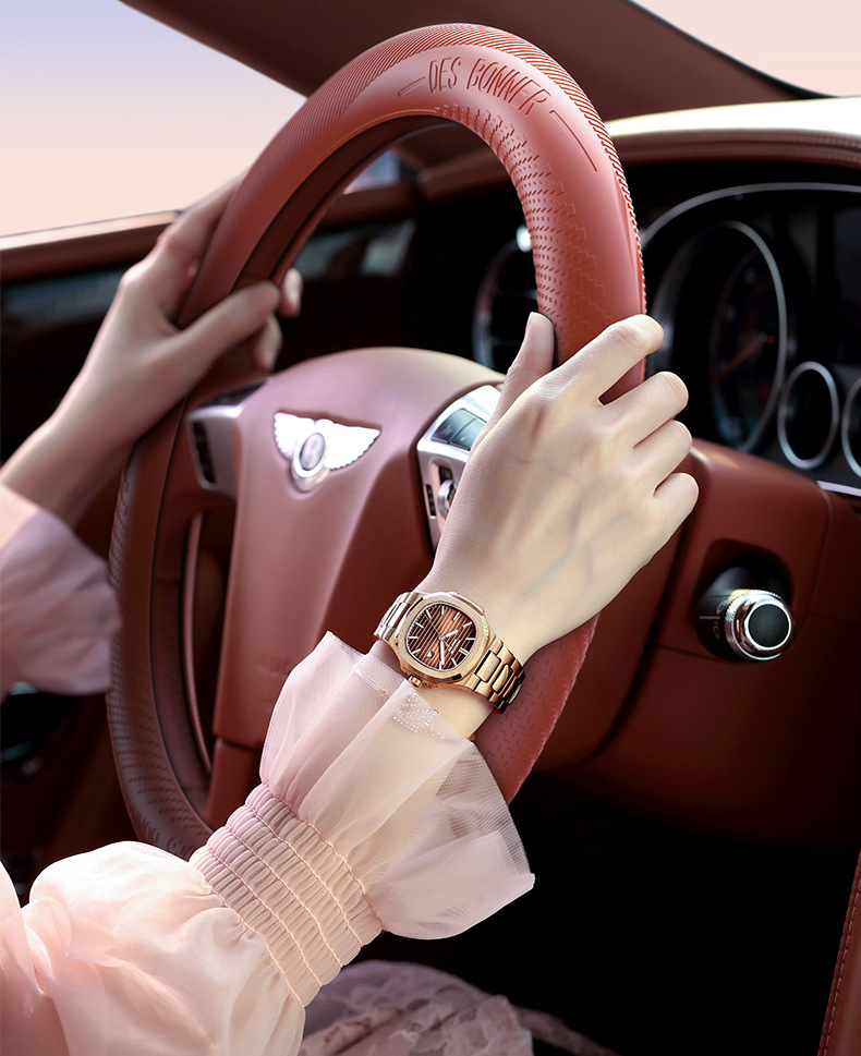 Automotive Silicone Steering Wheel Protective Cover High-end Four Seasons Universal Handles Sweat-absorbent Non-slip Handles for Men and Women Ultra-thin