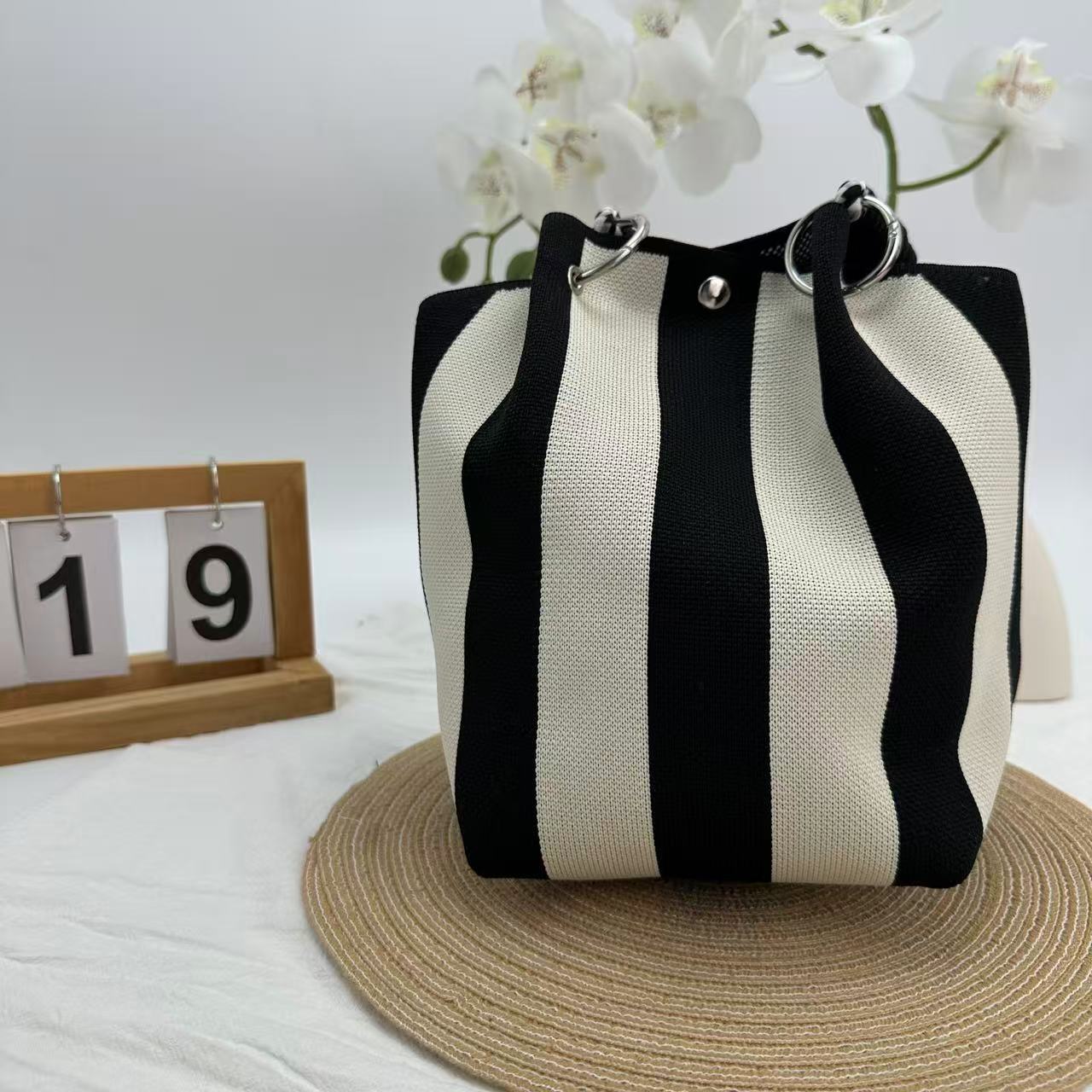 Floral Knit Ring Handle Bucket Style Wallet 23