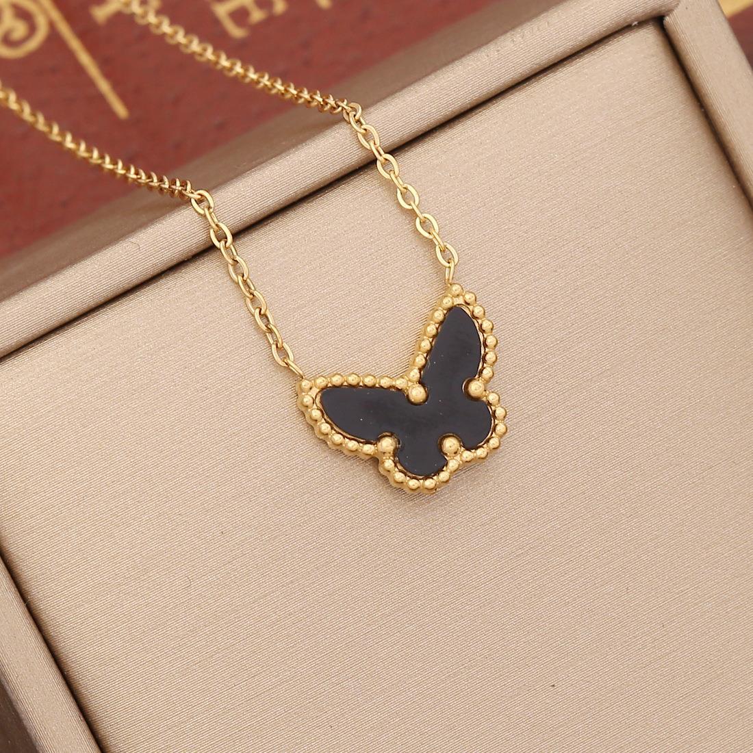 Lady Classic Style Butterfly Stainless Steel Plating Pendant Necklace display picture 1
