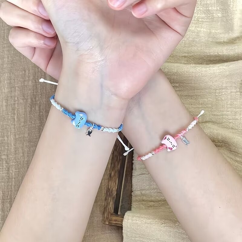 Handmade woven cat and fish bracelet for women, unique design with a high-end, light luxury feel, suitable for couples and close friends