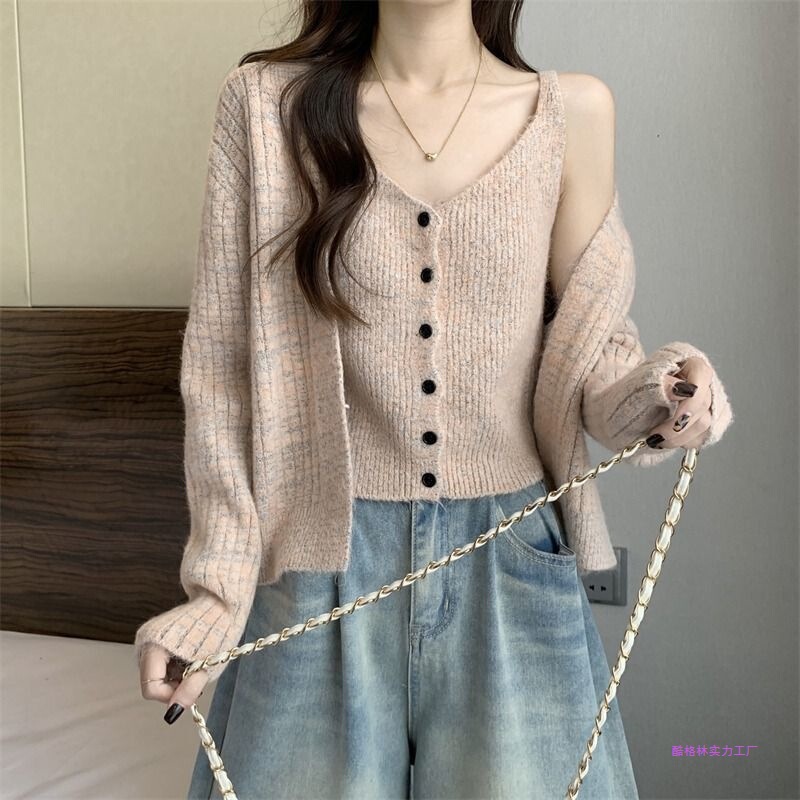 French-Style Super Stylish Knitted Cardigan for Women, New Spring Collection, Chic Short Style, Two-Piece Set for Petite Figures