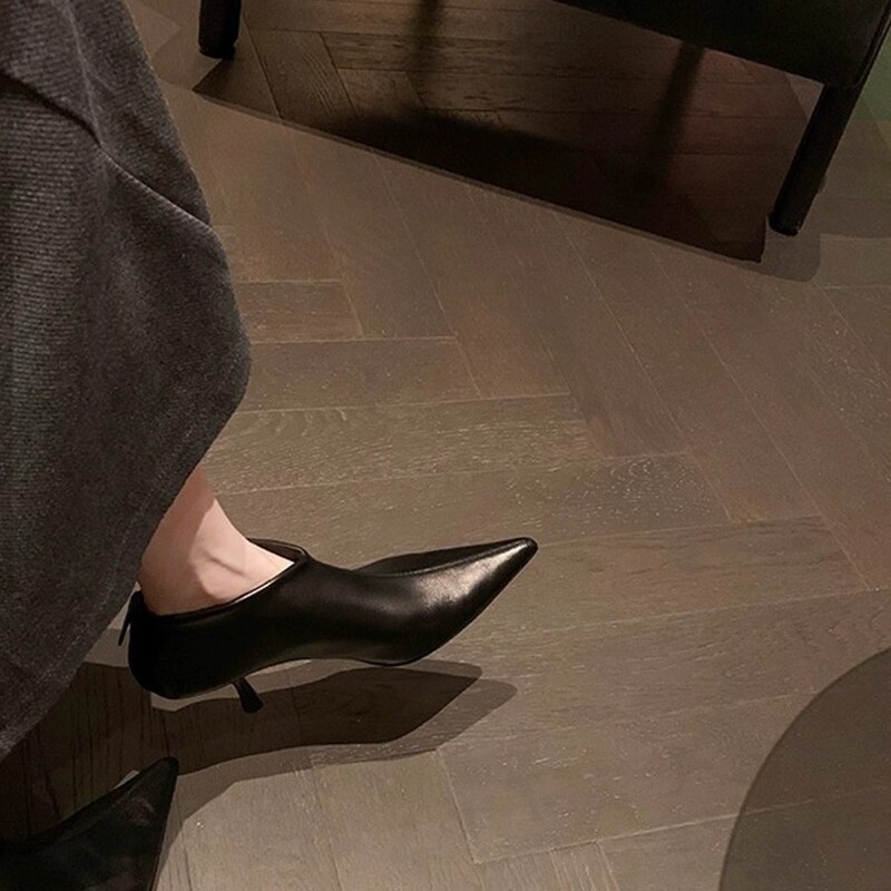 In Stock~25 French Pointed Toe Kitten Heels, Elegant High Heels, Women's Stiletto Boots, Ankle-Length Versatile Short Boots for Autumn and Winter In Stock~25 French Pointed Toe Kitten Heels, Elegant High Heels, Women's Stiletto Boots, Ankle-Length Versatile Short Boots for Autumn and Winter