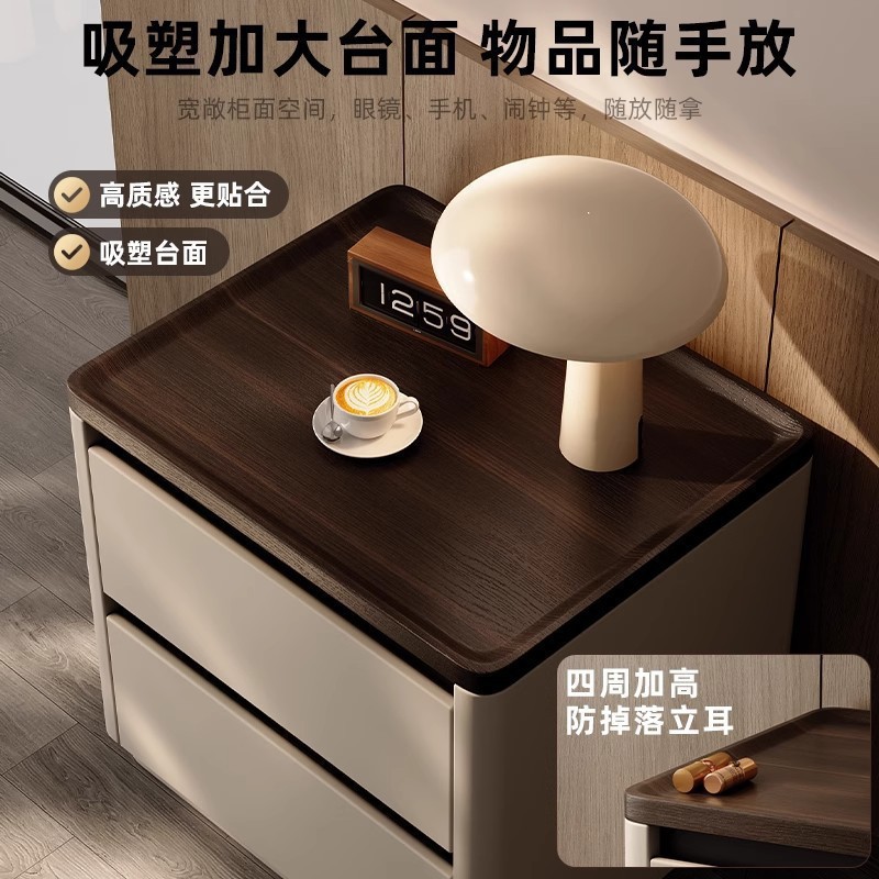 Minima mesita de cama de madera maciza2025 nuevo diseño de alta sensación de lujo ligero moderno y simple gabinete de cama de dormitorio familiar