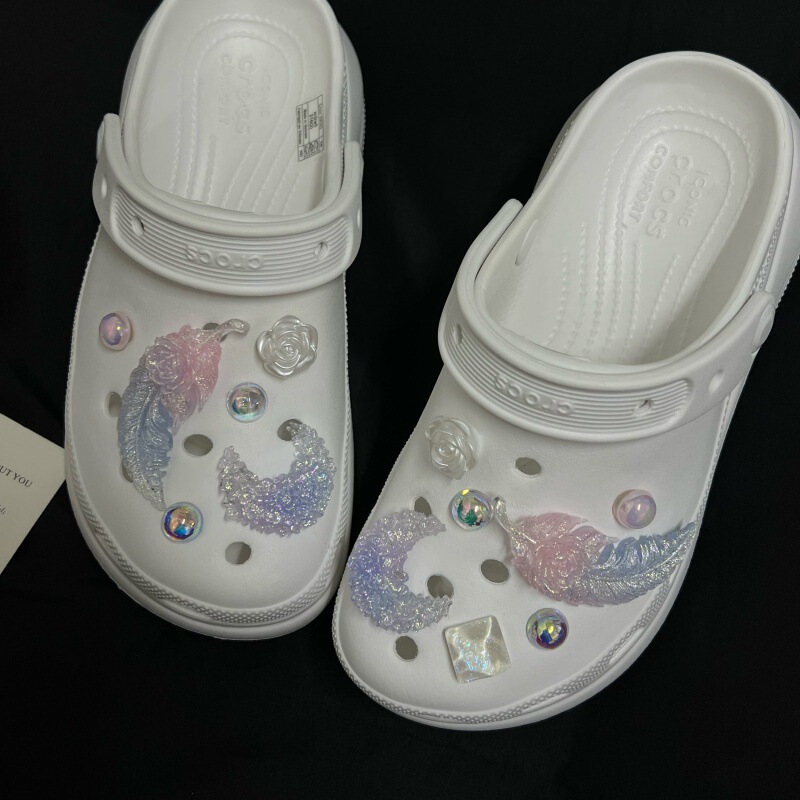 New luminous iridescent moon feather shoe charms compatible with clogs, simple and versatile pearl DIY shoe decorations available for wholesale New luminous iridescent moon feather shoe charms compatible with clogs, simple and versatile pearl DIY shoe decorations available for wholesale