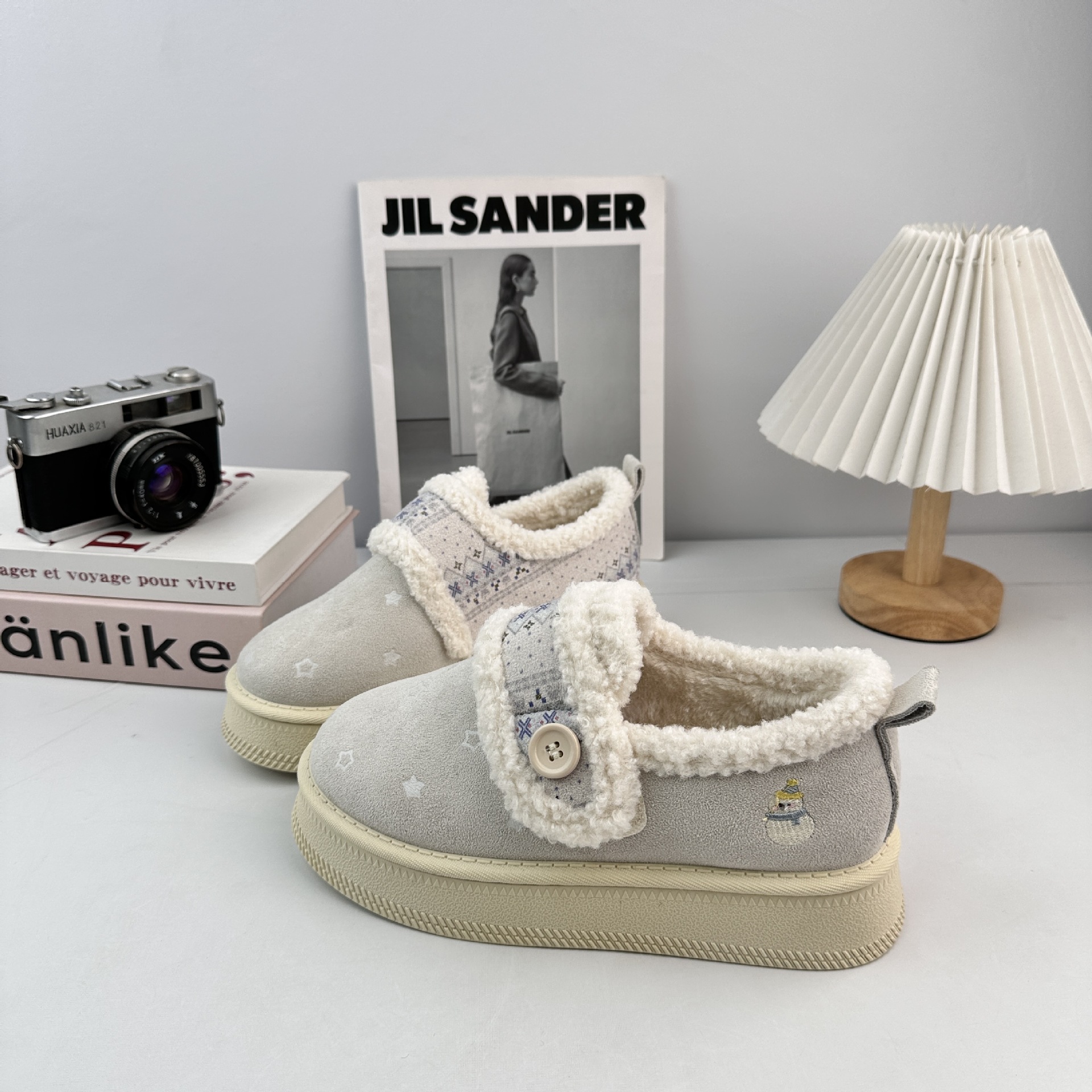 Zapatos de algodón de invierno de larga onda de estudiantes de niñas con zapatos casuales adicionales de lana 2025 nuevos zapatos de nieve de cilindro bajo coreanos