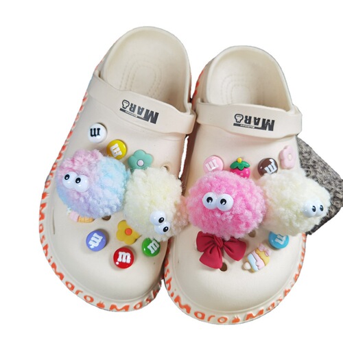 Little Red Book's same style dust elf gradient hair ball eye shoes flower hole shoes decorated with cartoon bean flowers shoe buckle