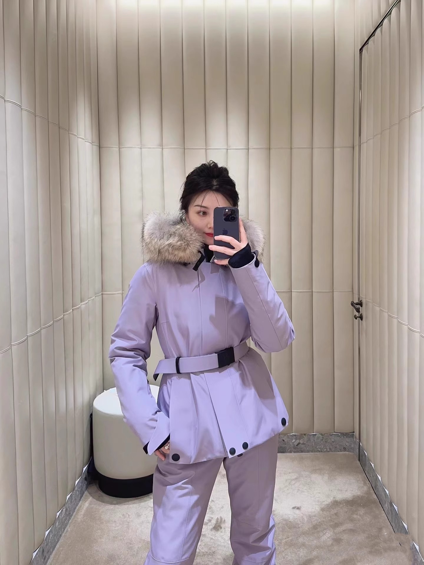 2025年冬新款m蒙家羽绒服女修身收腰鹅绒加厚狐狸毛领滑雪服休闲