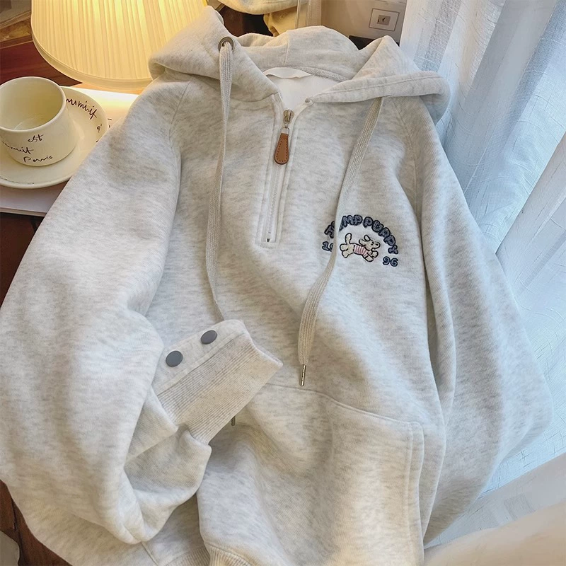 Трансграничная мода мультфильм вышивка с капюшоном свитер женская осень-зима 2024 американский бархатный свободный блузка на молнии