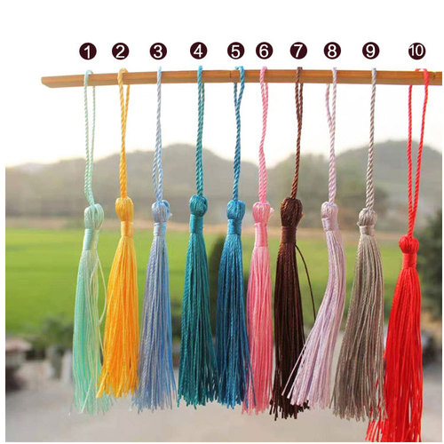 A bright bamboo wooden bookmark with Chinese style bamboo creativity, designed for students, engraved, as a exquisite small gift, motivational, classical.