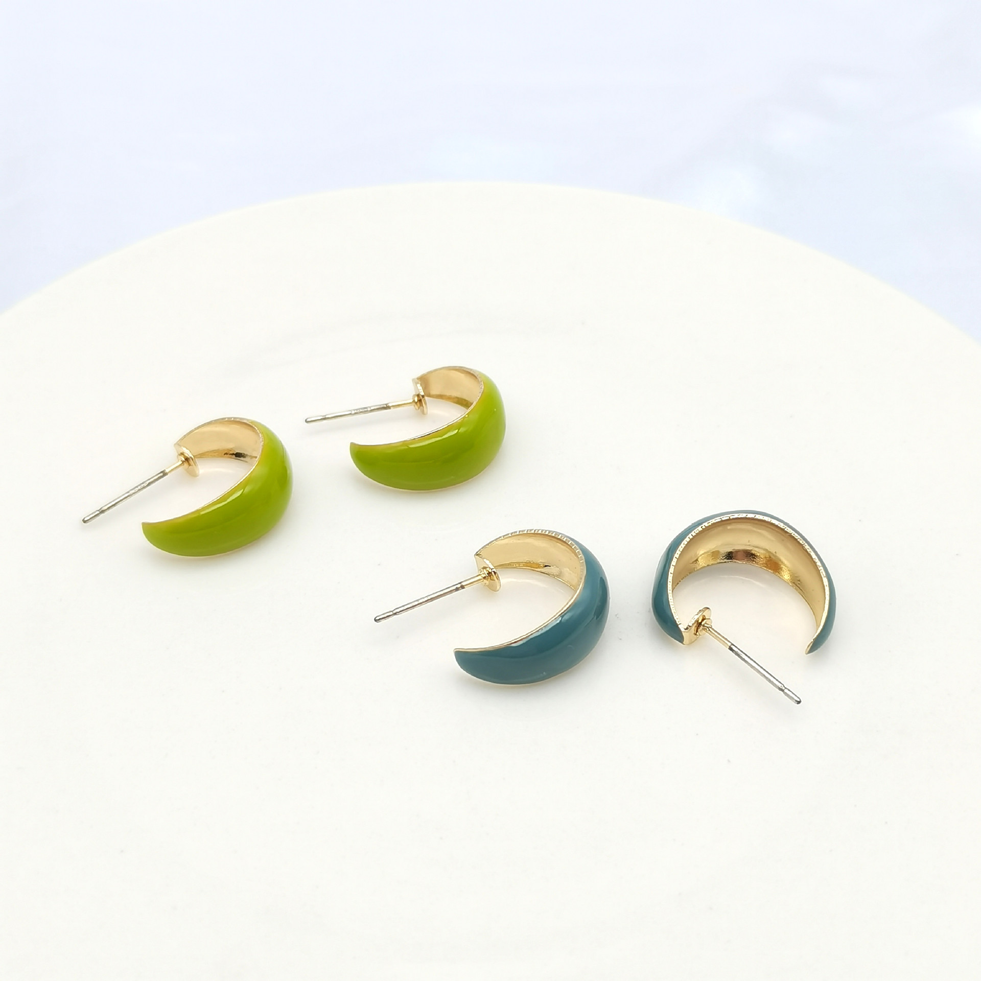 Simple Style C Shape Enamel Iron Earrings display picture 1
