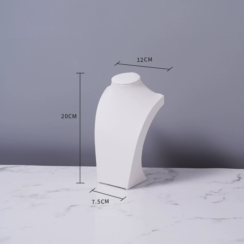 Necklace, stand, mannequin head