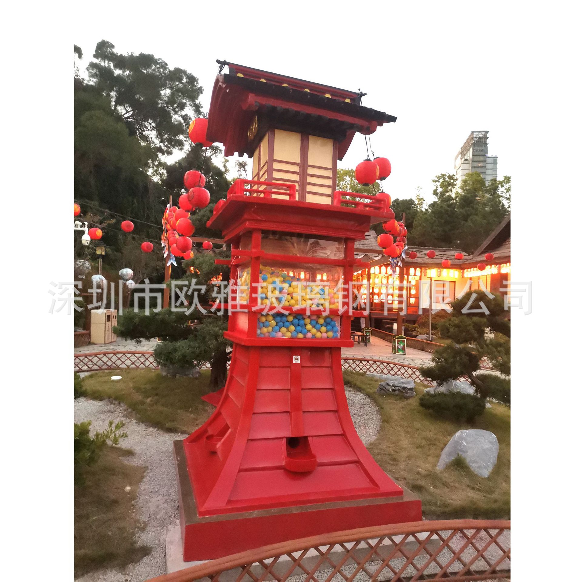 大型玻璃钢扭蛋机门头雕塑主题乐园商场美陈拱门大门拱门神社美陈