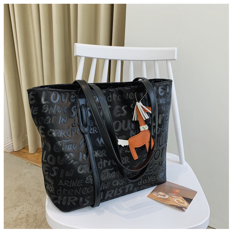 Wholesale Retro Letter Graffiti Large Capacity Shoulder Tote Bag Nihaojewelry display picture 41