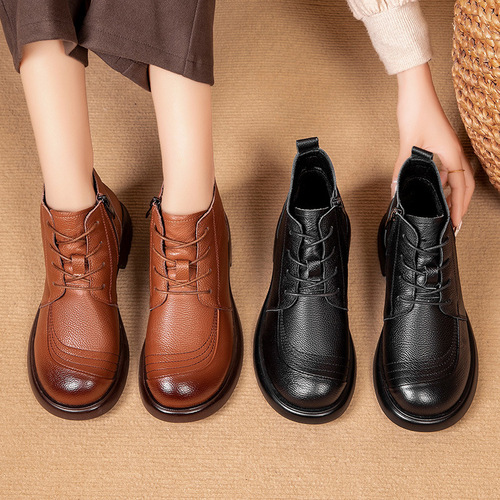New anti-slip mid-aged women's leather boots with thermal lining, mother's short Martin boots, first-layer cowhide mid-aged women's boots