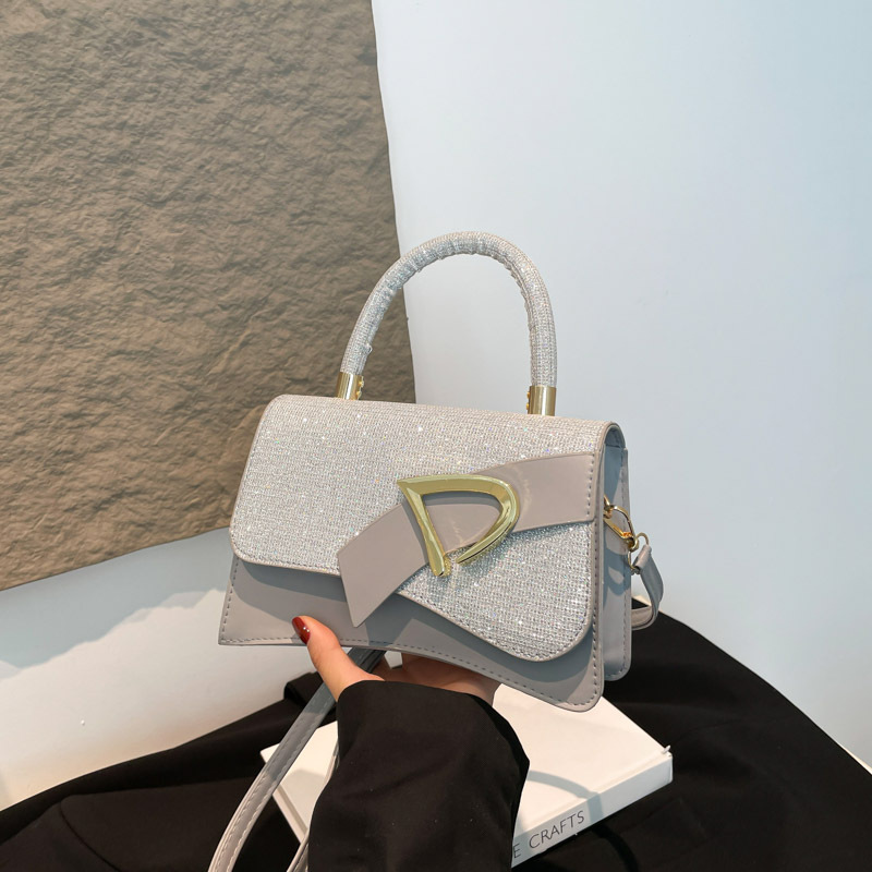 Moda y lujo ligero 2025 nuevo estilo estilo occidental estilo coreano popular retro casual color sólido bolso pequeño de mensajero de un solo hombro