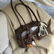 包包女新款大容量韩国棕色复古保龄球高品质好看的手提单肩包包邮