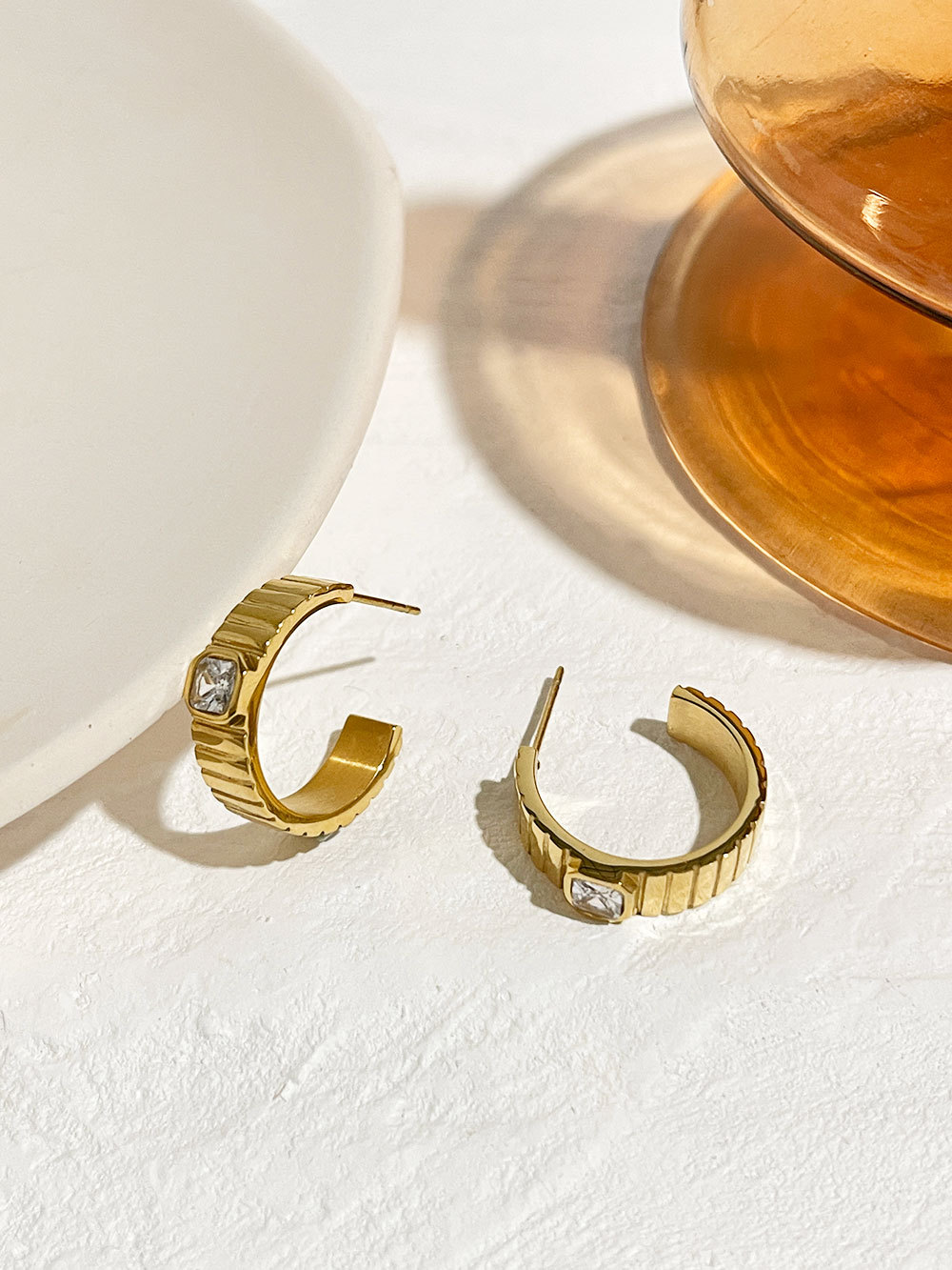 Lady C Shape Stainless Steel Plating Inlay Zircon Ear Studs 1 Pair