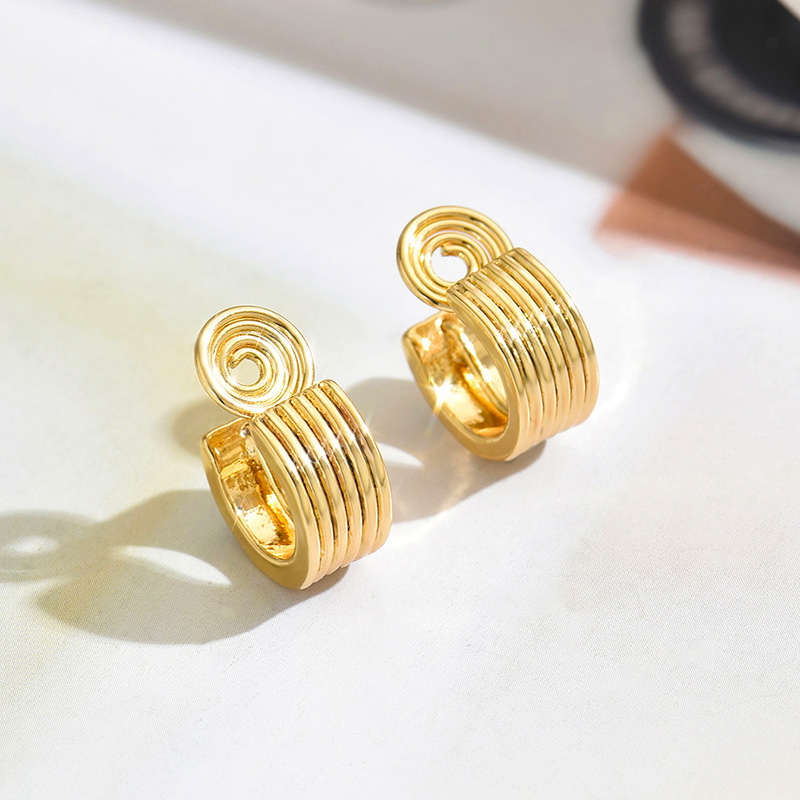 2025 European and American fashion pleated thread C- shaped mosquito coil ear clip women's golden ins wind painless ear clip cross-border wholesale