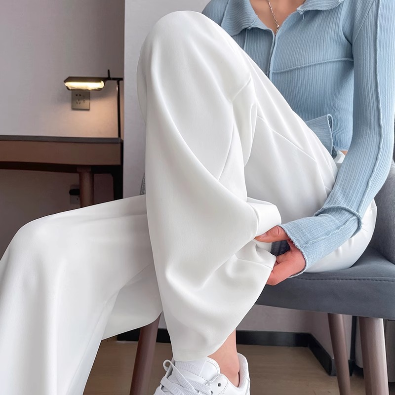 Pantalones de piernas anchas de primavera y otoño de 2024 nuevos modelos de verano delgados de cintura alta pantalones casuales rectos de tamaño pequeño