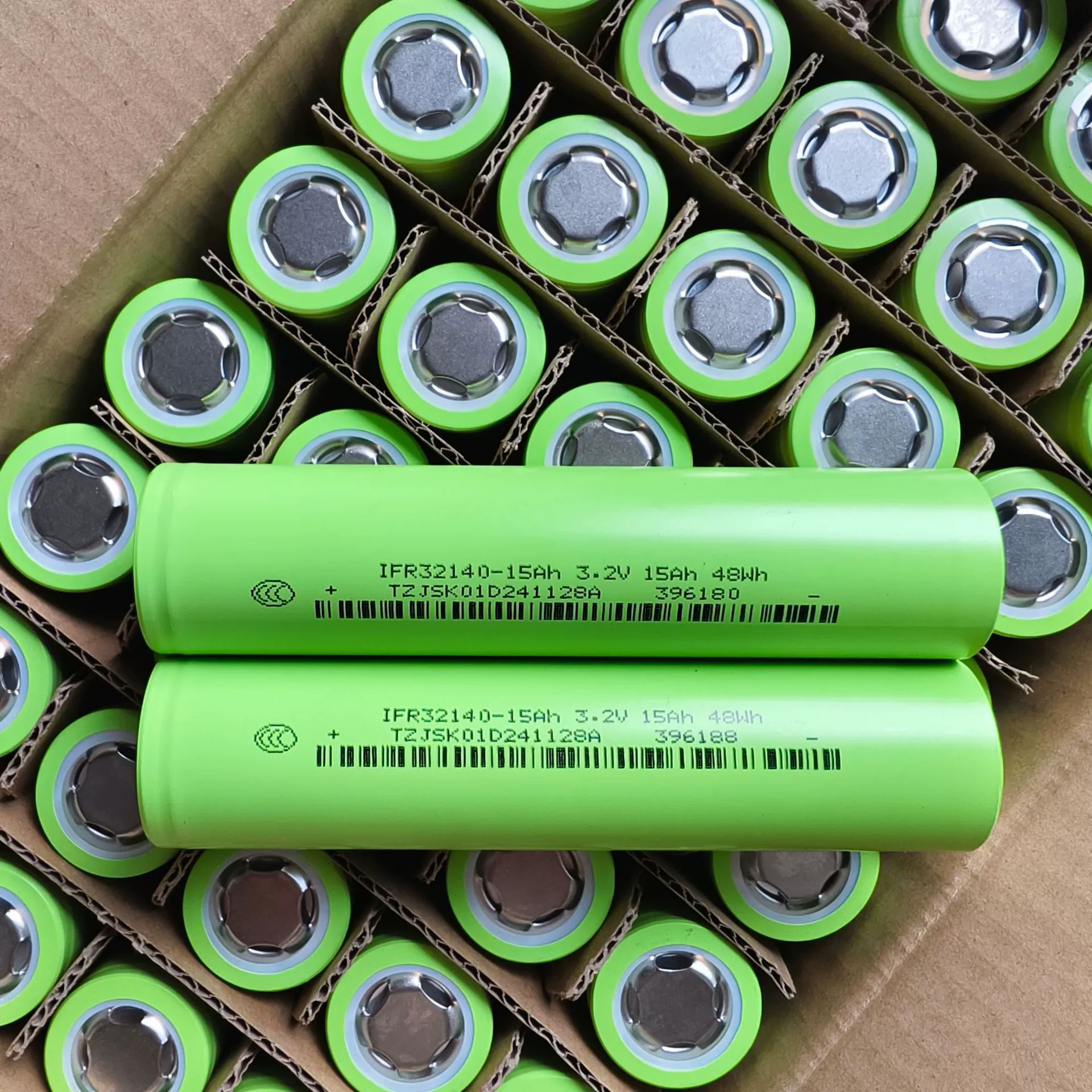 Новая батарея на литиевой железофосфатной основе 3C мощностью 3,2V для электромобиля, емкость 15000