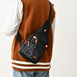 休闲背包;旅行包袋;通用双肩背包