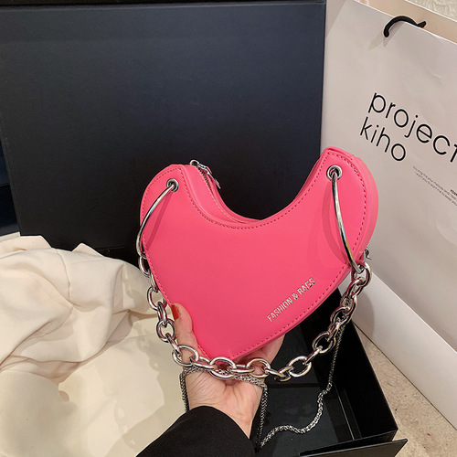 Foreign trade niche trendy cool bags for women 23 new style chain special-shaped peach heart love bag Korean version personalized shoulder crossbody bag