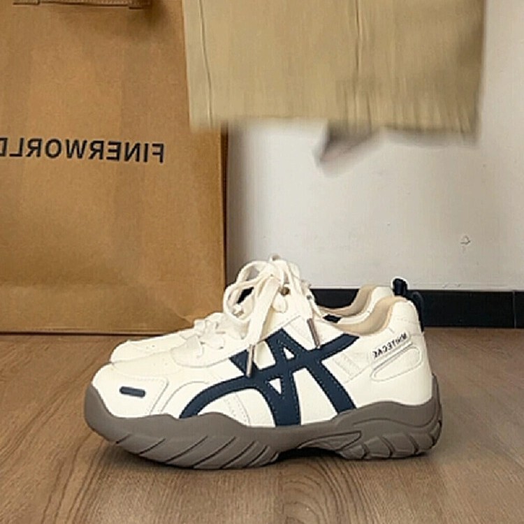 Genuine Leather Casual Retro German Training Shoes for Women, 2025 Autumn New Style, Ins Korean Version Sneakers, Breathable and Versatile, Versatile Shoes