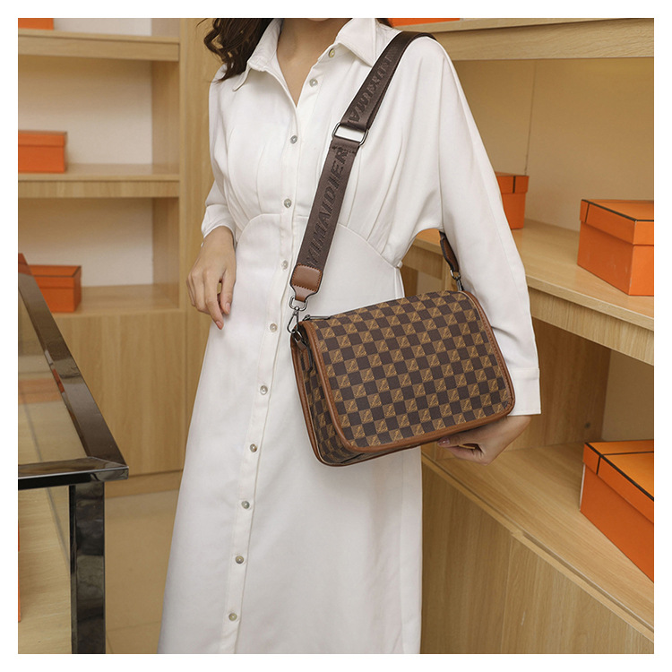 Netizen Women's 2024 New Popular Fashion Print Crossbody Small Square Versatile Broadband Shoulder Pea Bag_voghion.com