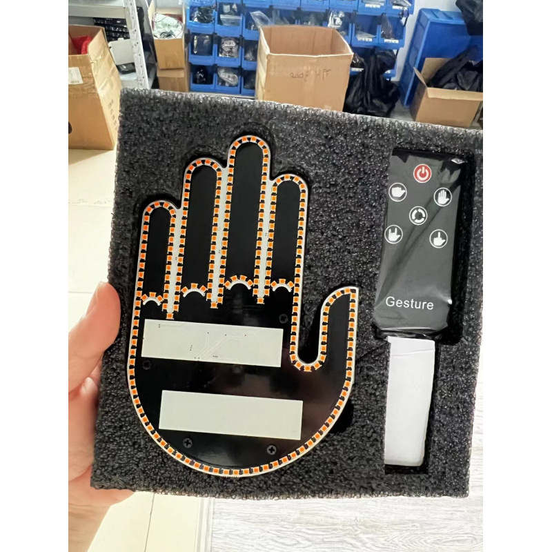 Nuevos dibujos animados emoticones de automóviles luces interesantes sin cableado 14 patrones 8 tipos de patrones de conmutación de lámpara de gestos LED