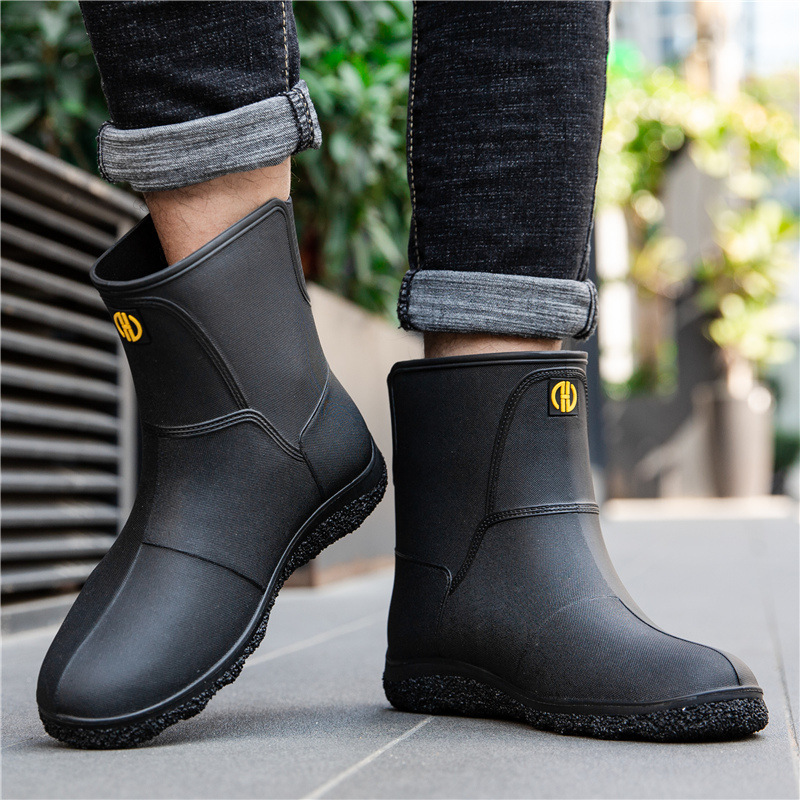 Moda Botas de lluvia de media pantorrilla para hombres al aire libre verano juvenil zapatos impermeables Meituan para llevar zapatos de goma Botas de lluvia de invierno de moda