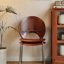北欧餐椅实木家用网红椅子餐桌椅轻奢现代简约靠背复古中古贝壳