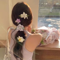 早春の色合い ~ 手作立体ユリのヘアピン