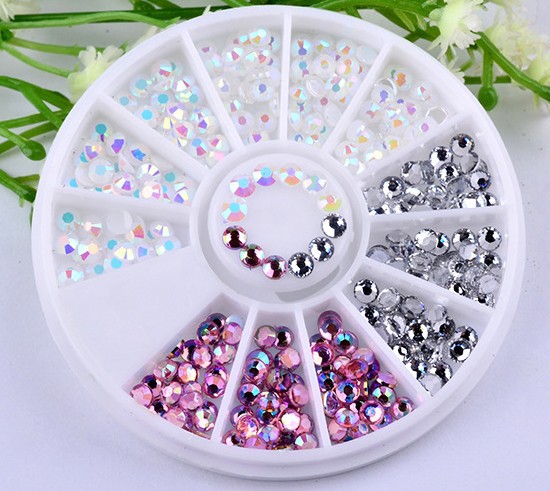 Joyería de uñas transfronteriza de uñas de aleación de color mágico plano Diamante de forma especial blanco AB rhinestone joyería 12 rejilla giratoria al por mayor