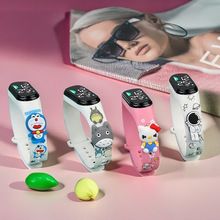 新款可爱卡通动漫彩印贴公仔LED电子手环表学生个性校用手表批发