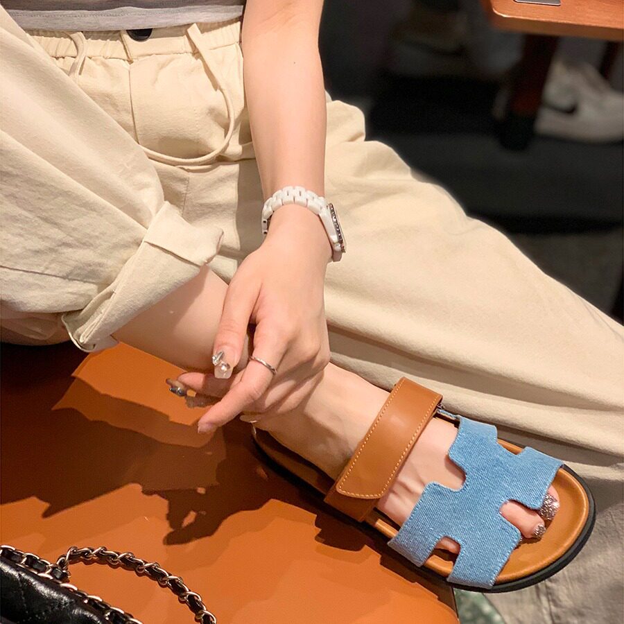 Dép sandal nữ quai ngang một dây đế bằng dày, mũi tròn, đi ngoài trời — Màu trắng, Màu đen, Xanh denim phối nâu, Xanh mực ghép Hồng