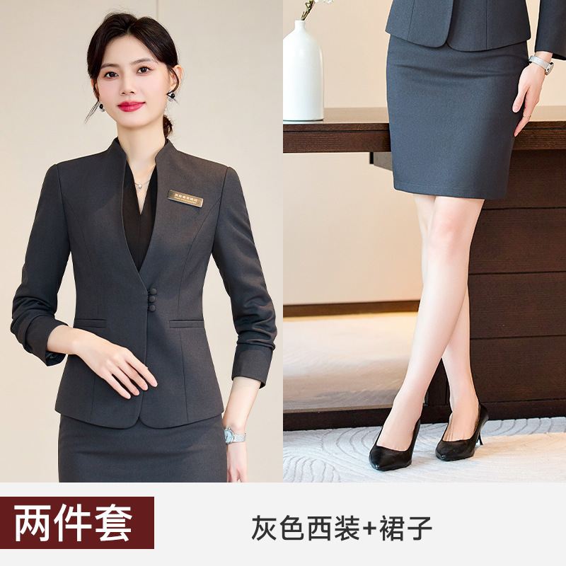 職業スーツの女性2024春秋新高級ホテルのマネージャーは宝石店の販売部の作業服を正装している|undefined