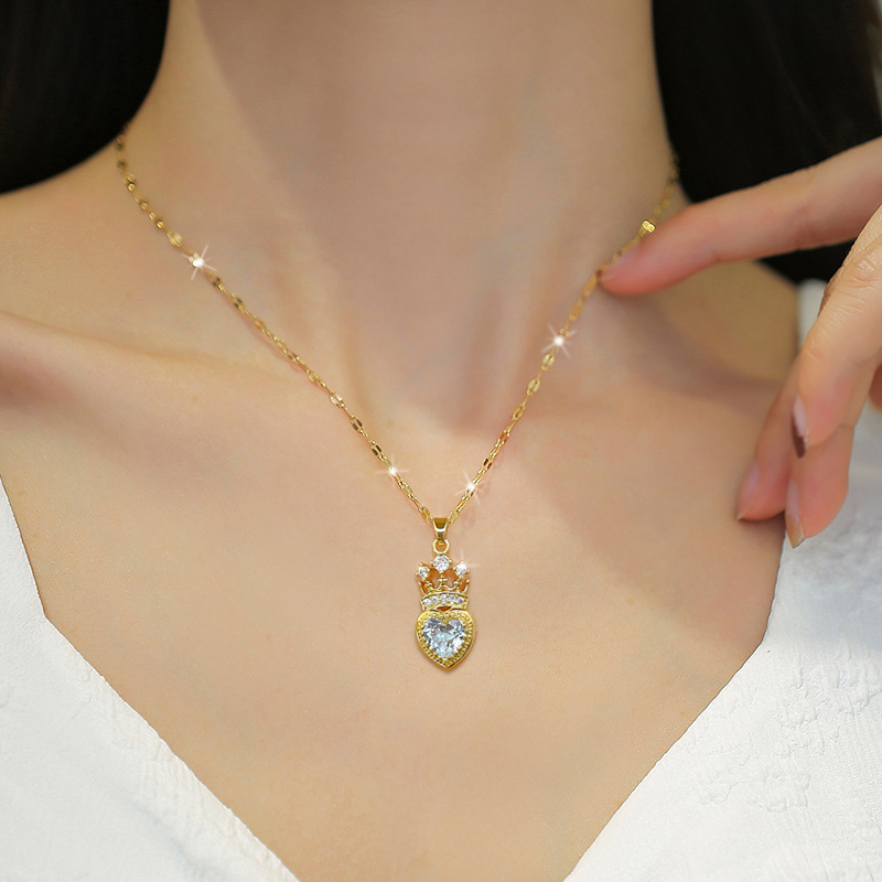 10g Weight Copper Pendant Material Zircon Inlay Material 304 Stainless Steel Zircon Heart Shape Crown Elegant Glam Coffee Bean Chain Pendant Necklace For Women'S