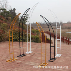 新款婚庆道具拱门铁艺牛角门羊角门户外草坪婚礼花架拱门 舞台背