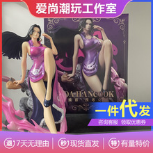 潮玩店爆款第六弹BT女帝手办坐姿七武海汉库克海贼王摆件模型礼品
