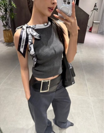 Nanyou Is Here! 26 Early Spring New Style Lace-Up Design Letter Print Knitted Vest Slim Fit Short Top for Women Nanyou Is Here! 26 Early Spring New Style Lace-Up Design Letter Print Knitted Vest Slim Fit Short Top for Women