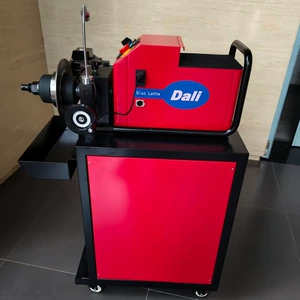 Dl-985Ls Sürəti Tənzimlənən Çoxfunksiyalı Əyləc Diski Təmir Maşını