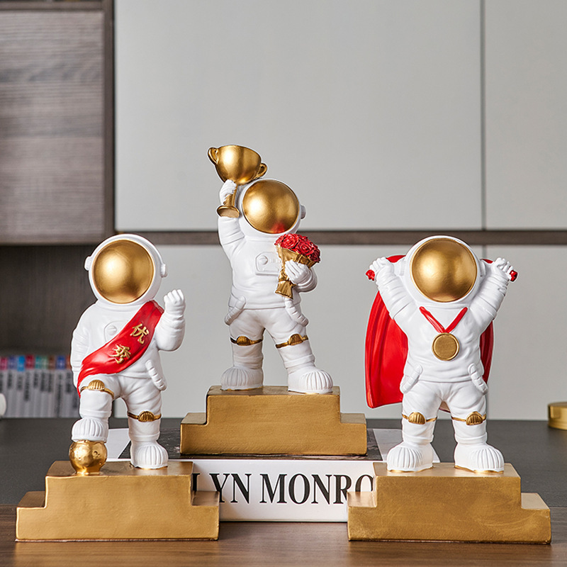 Astronaut Space Piece Office Desk Decoration Award Trophy Wholesale Engraving Customer Thank You Gift Ornaments Teacher's Day