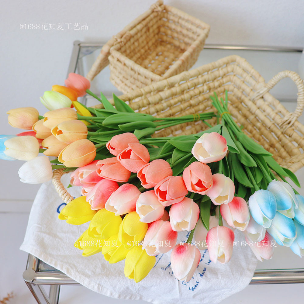 ดอกทิวลิปจำลองระดับไฮเอนด์ ขายส่งข้ามประเทศ ดอกไม้ปลอมสำหรับงานแต่งงาน ช่อดอกไม้ถือ ของตกแต่งฉากถ่ายภาพ และของประดับห้องรับแขก