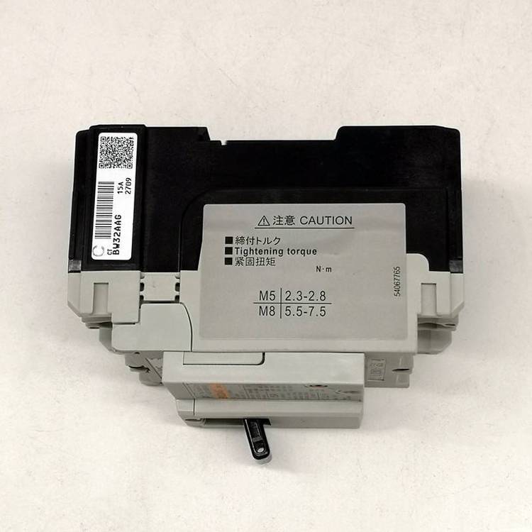 原装日本富士塑壳断路器 空气开关BW32AAG 2P010 2P 10A