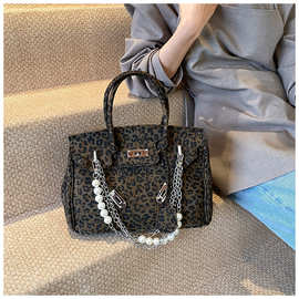 法式豹纹铂金手提包包女2024跨境新款高级质感珍珠链条单肩斜挎包